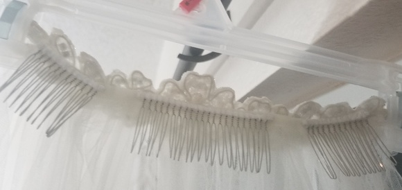 Ivory Veil - Picture 3 of 4